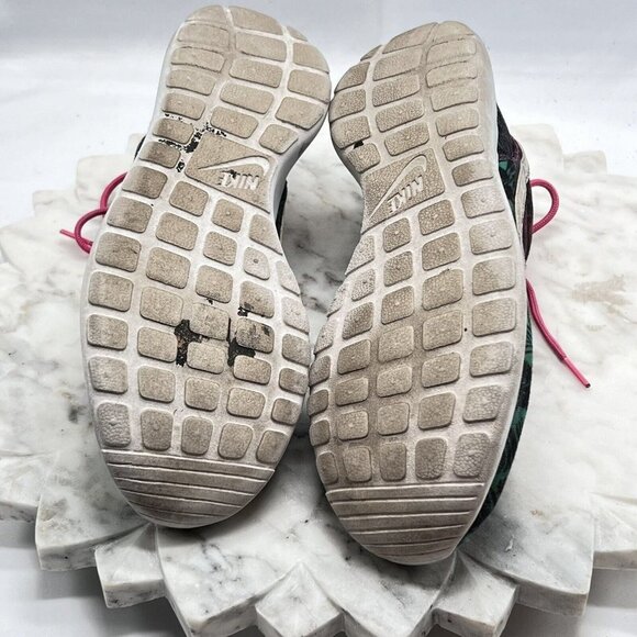 EUC NIKE ROSHE RUN US 7Y EUR 40 PALM TREE FLORAL 677784-602 GS PINK YOUTH - Picture 11 of 12